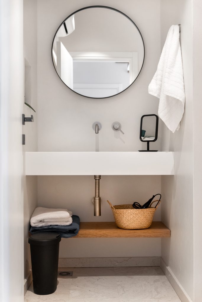 bathroom 2-02